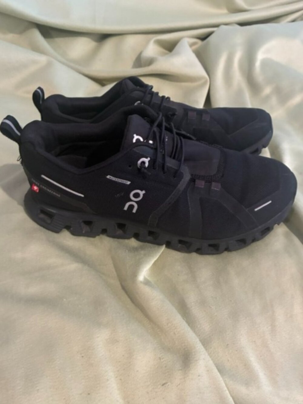 On Cloud 5 Waterproof All Black Women’s 7.5